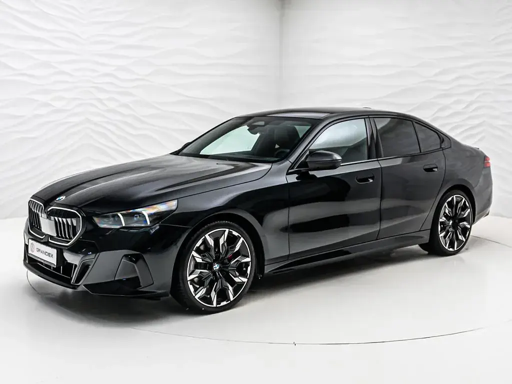 Gebraucht BMW 520 M Sport 197 PS (144 kW) 2026 Schwarz Limousine