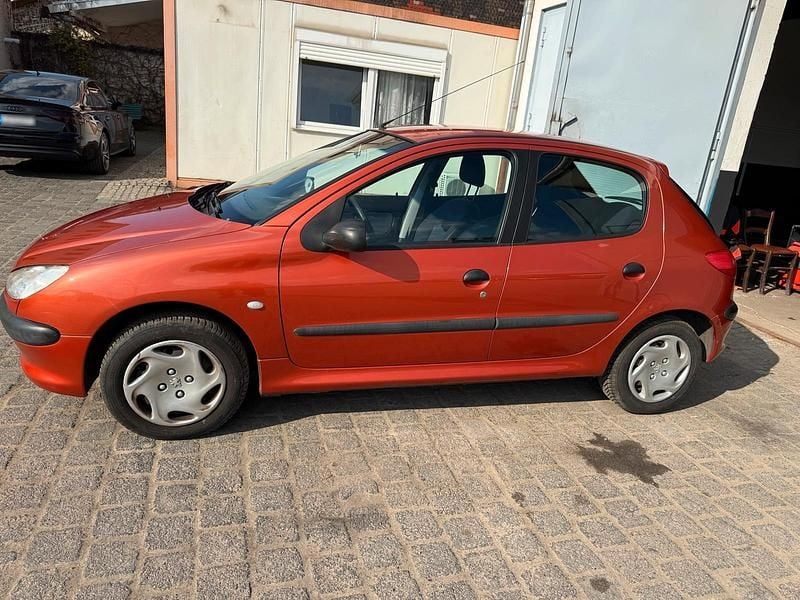 Gebraucht Peugeot 206 75 PS (55 kW) 2000 Orange Kleinwagen