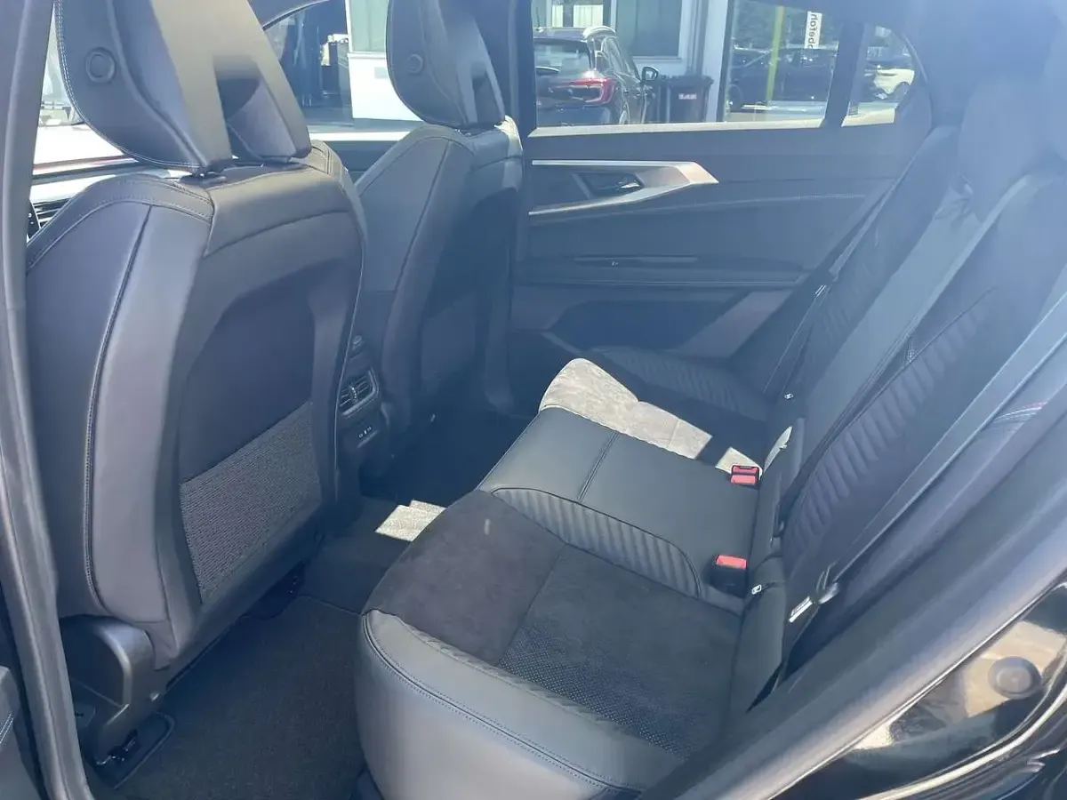 Gebraucht Renault Rafale Esprit Alpine 200 PS (147 kW) 2025 Black pearlschwarz SUV