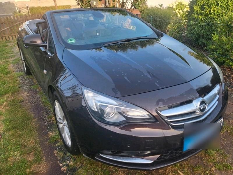 Braun Gebraucht 2017 Opel Cascada Cabrio | 12.900 € (Fairer Preis) - Bild 1/4