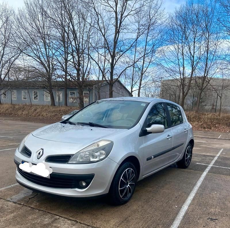 Gebraucht Renault Clio II 106 PS (77 kW) 2008 Silber Kleinwagen