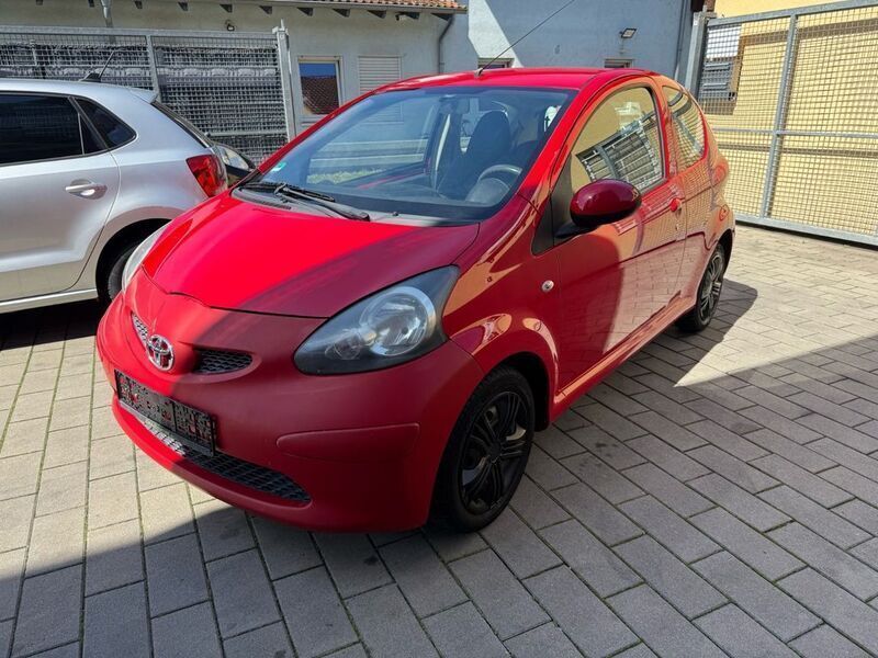 Rot Gebraucht 2006 Toyota Aygo Kleinwagen | 1.499 € (Fairer Preis) - Bild 1/4