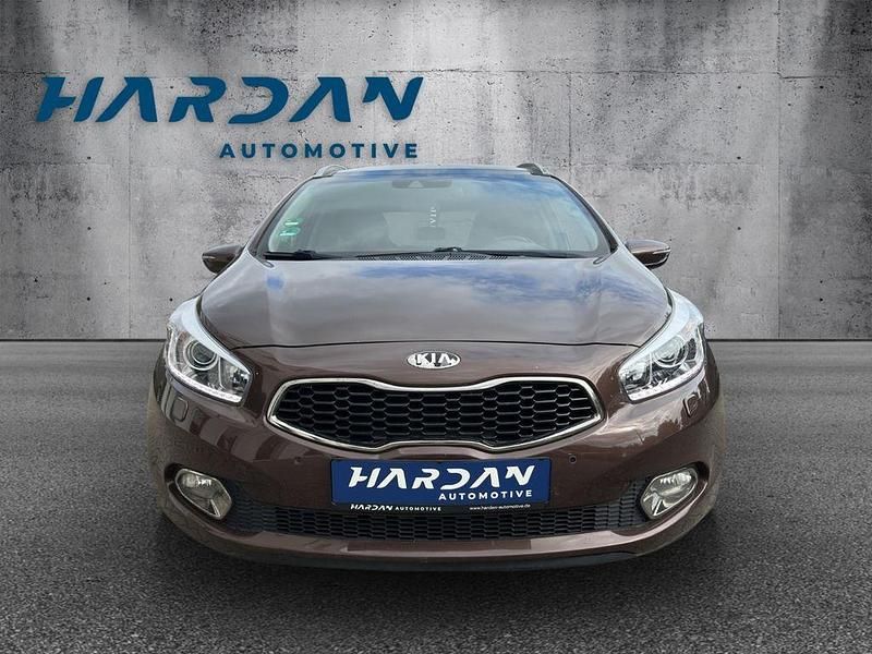 Gebraucht Kia Ceed Sportswagon 135 PS (99 kW) 2012 Braun Kombi