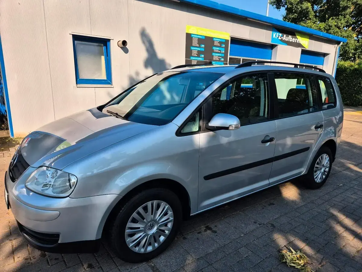 Gebraucht VW Touran 101 PS (74 kW) 2004 Silber Van / Kleinbus
