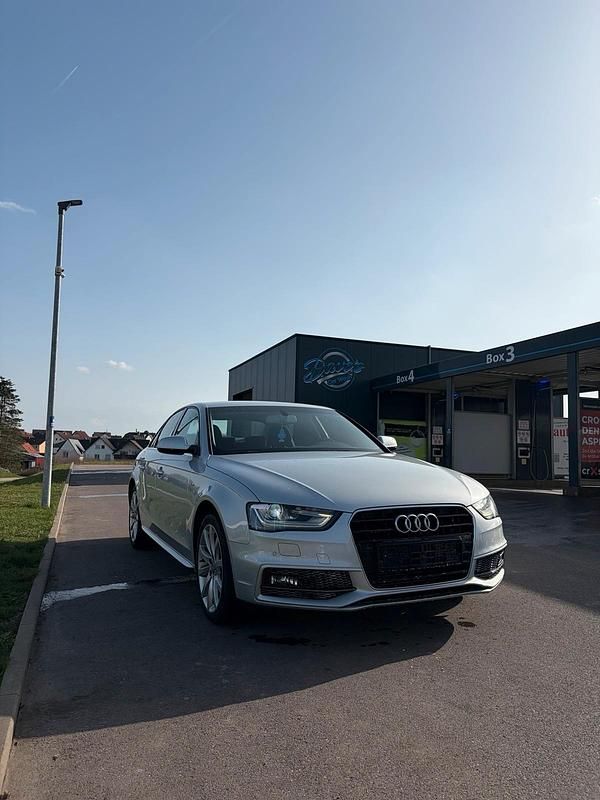 Gebraucht Audi A4 S-Line 150 PS (110 kW) 2014 Silber Limousine