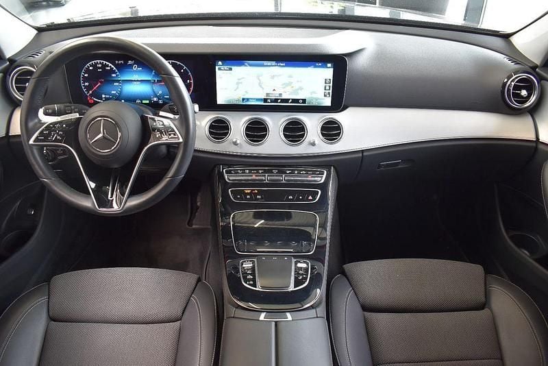 Usado Mercedes E220 Exclusive 200 CV (147 kW) 2022 Azul Berlina