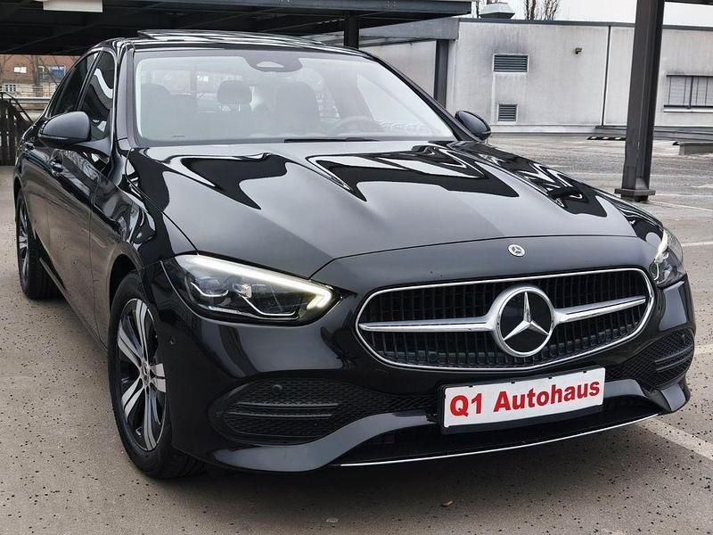 Gebraucht Mercedes C180 170 PS (125 kW) 2022 Schwarz Limousine