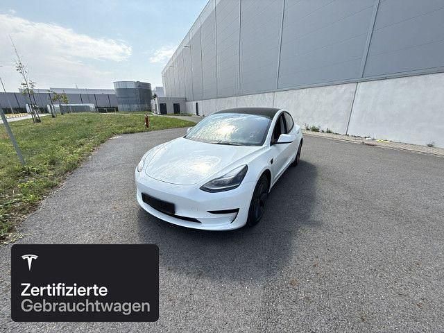 Weiß Gebraucht 2021 Tesla Model 3 RWD Limousine | 25.000 € (Fairer Preis) - Bild 1/4