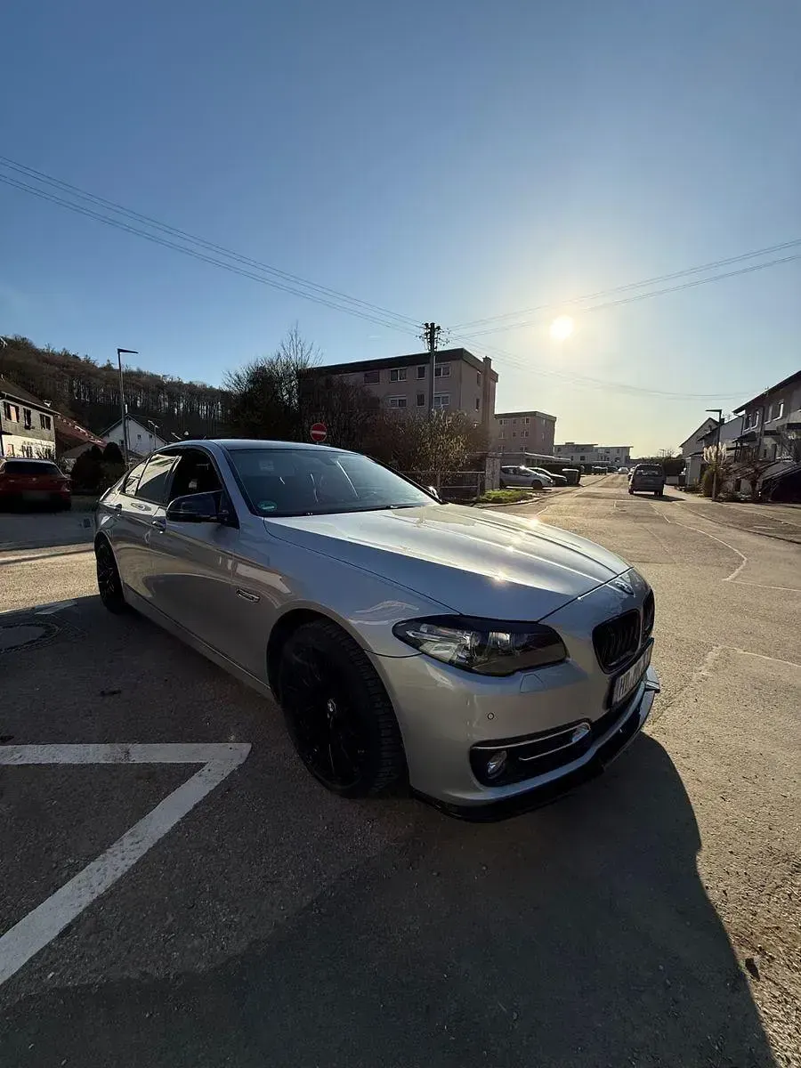 Gebraucht BMW 525 Luxury Line 218 PS (160 kW) 2014 Silber Limousine
