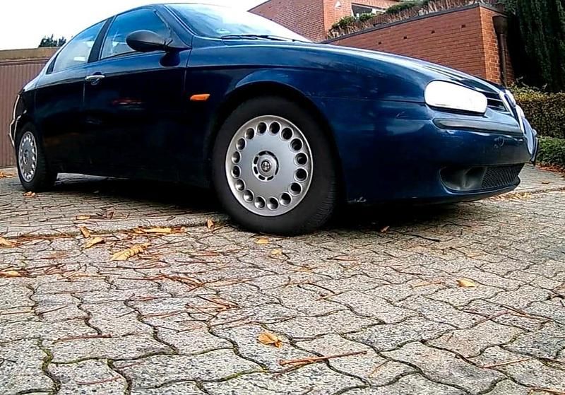 Blau Gebraucht 2000 Alfa Romeo 156 Limousine | 500 € - Bild 1/4