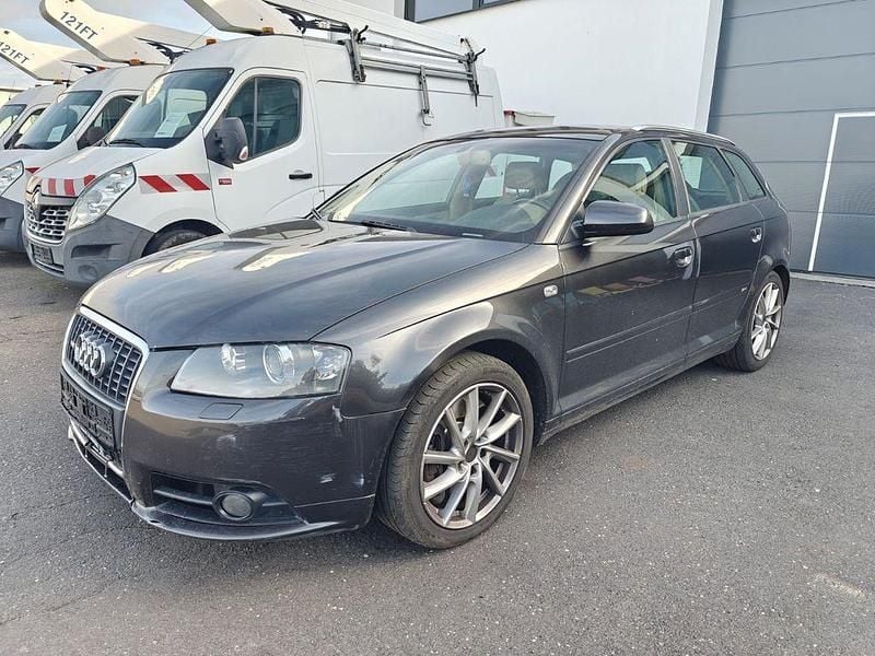 Grau Gebraucht 2007 Audi A3 Ambition Limousine | 2.950 € (Superpreis) - Bild 1/4