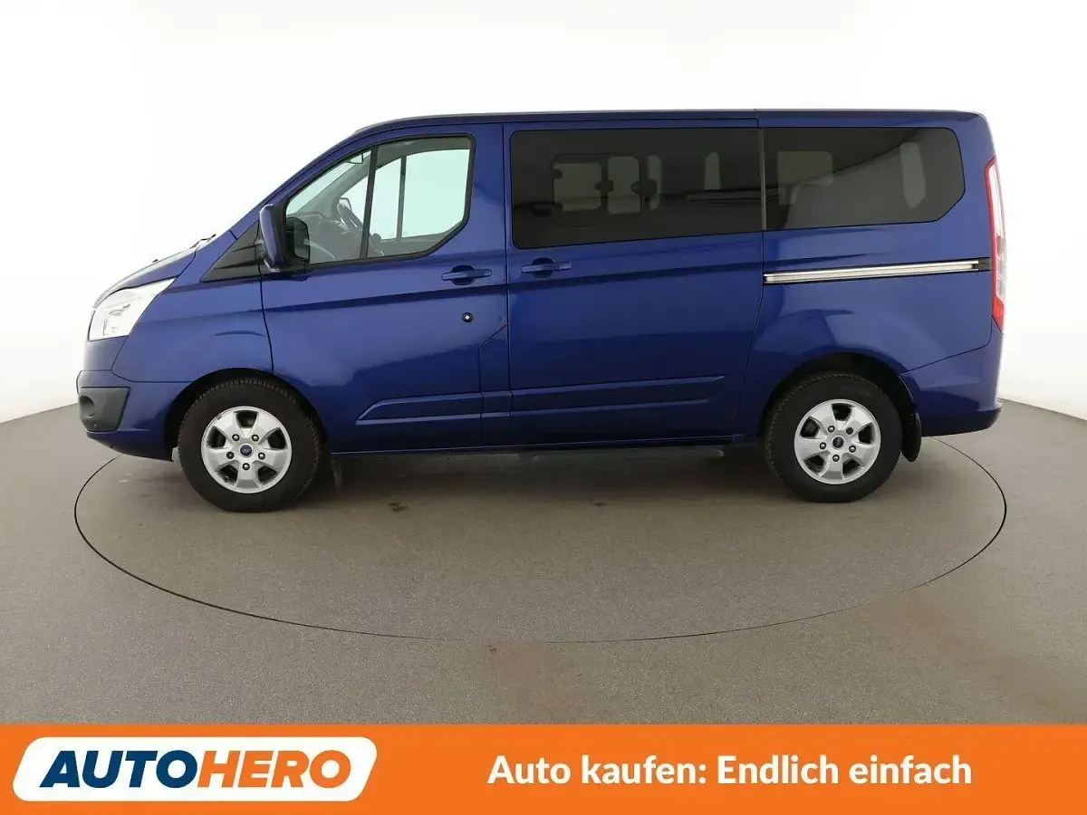 Gebraucht Ford Tourneo Custom 131 PS (96 kW) 2018 Blau Van
