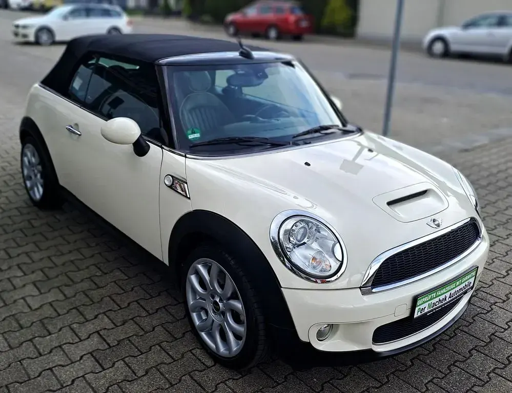Usata Mini Cooper S Cabriolet 174 CV (127 kW) 2009 Bianco Cabrio