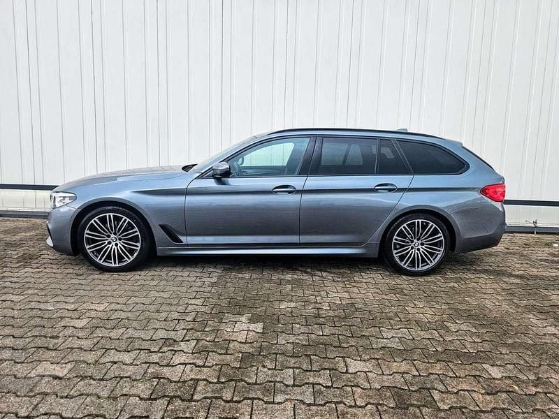 Gebraucht BMW 520 M Sport 190 PS (139 kW) 2020 Bluestone metallic Kombi