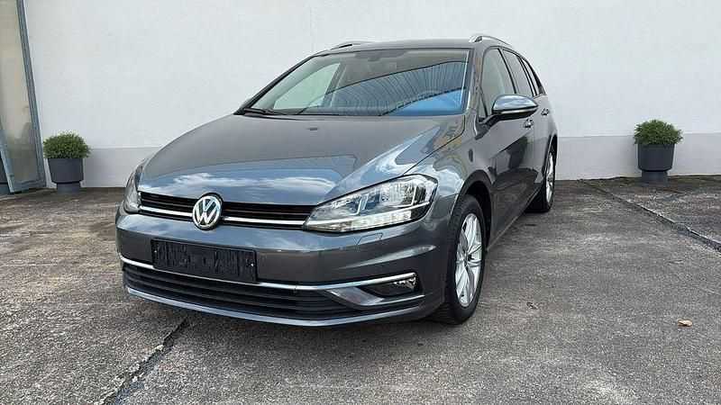 Grau Gebraucht 2019 VW Golf VII Comfortline Kombi | 12.999 € (Fairer Preis) - Bild 1/4
