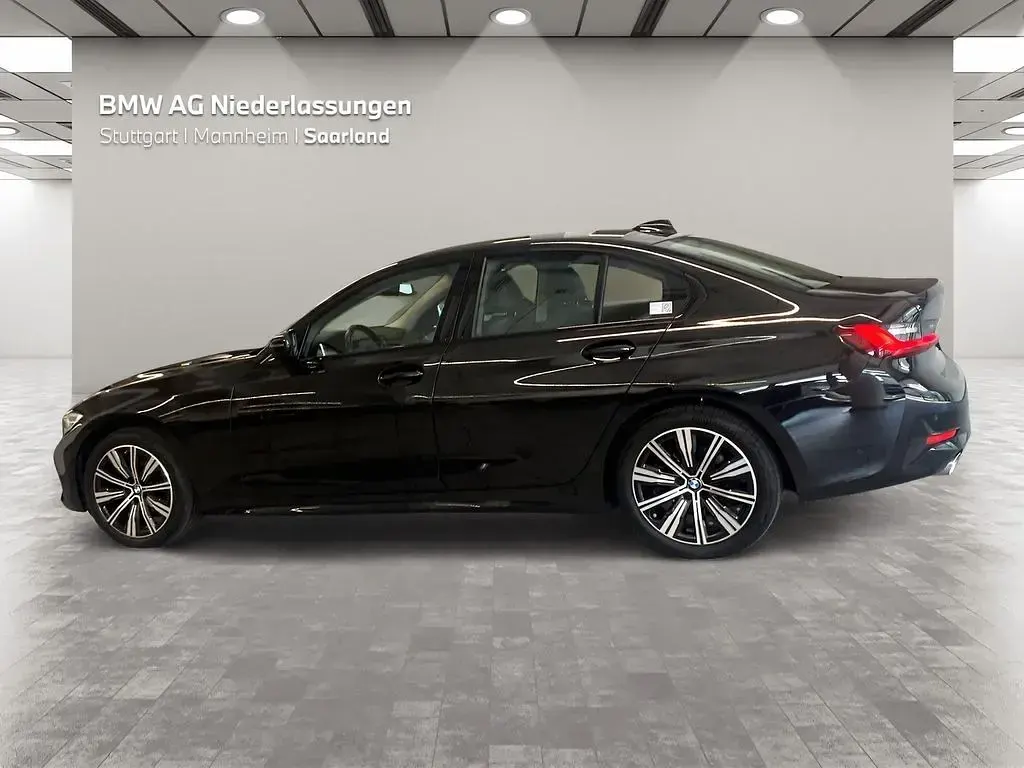 Gebraucht BMW 320 Sport Line 190 PS (139 kW) 2021 Schwarz Limousine