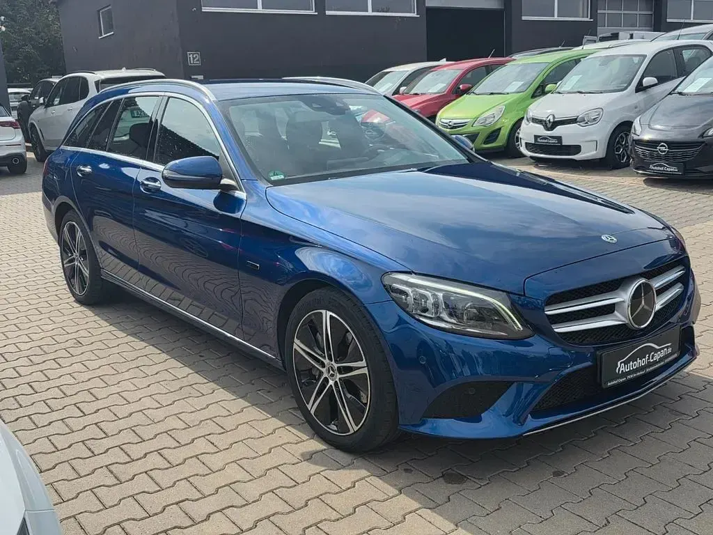 Gebraucht Mercedes C300 194 PS (142 kW) 2019 Blau Limousine