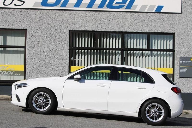 Gebraucht Mercedes A160 109 PS (80 kW) 2018 Weiß Limousine