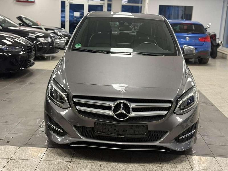 Gebraucht Mercedes B220 177 PS (130 kW) 2015 Mountaingrau  met. Van / Kleinbus
