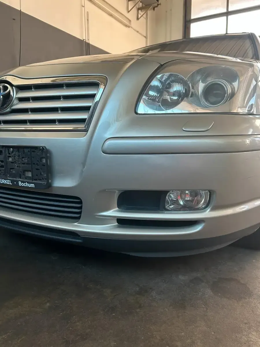 Gebraucht Toyota Avensis 147 PS (108 kW) 2004 Silber Kombi
