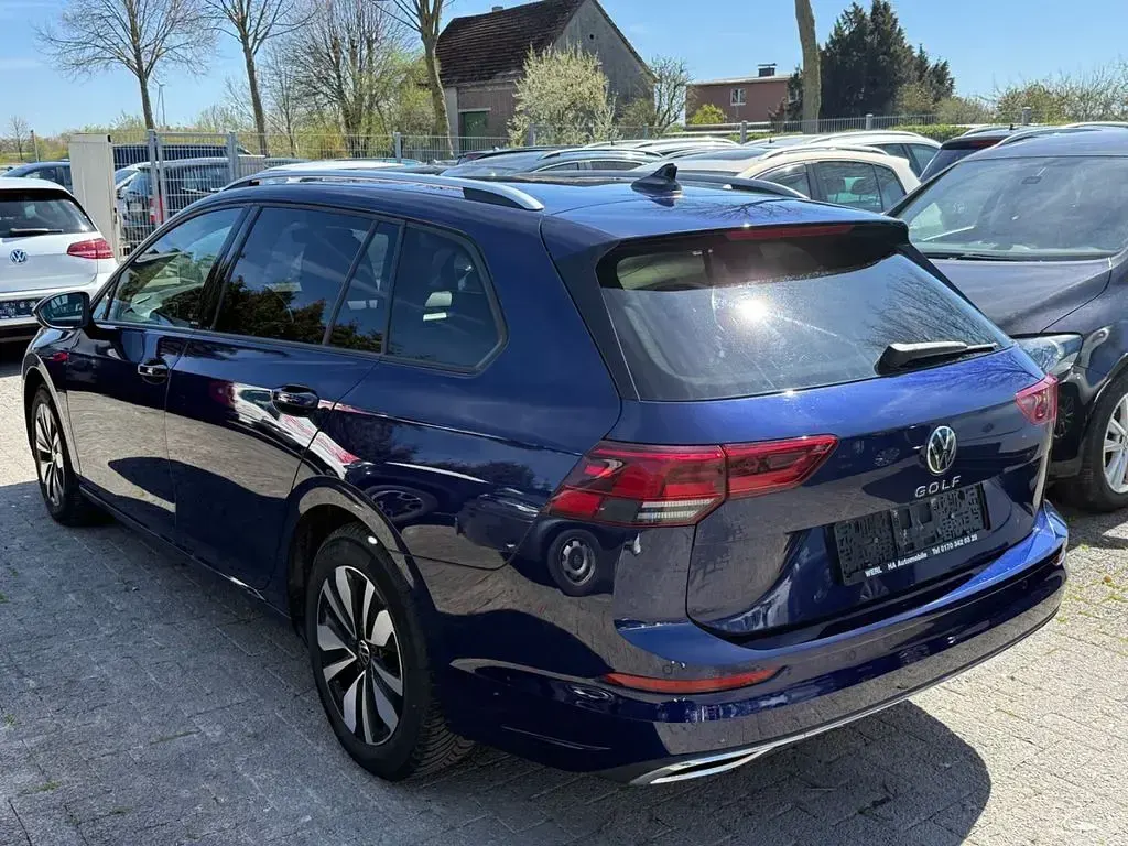 Gebraucht VW Golf VIII Move 150 PS (110 kW) 2023 Atlantic blue Kombi
