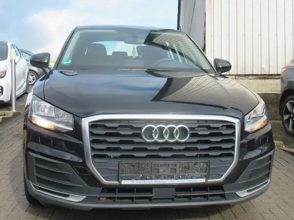 Usata Audi Q2 Basis 116 CV (85 kW) 2017 Nero SUV