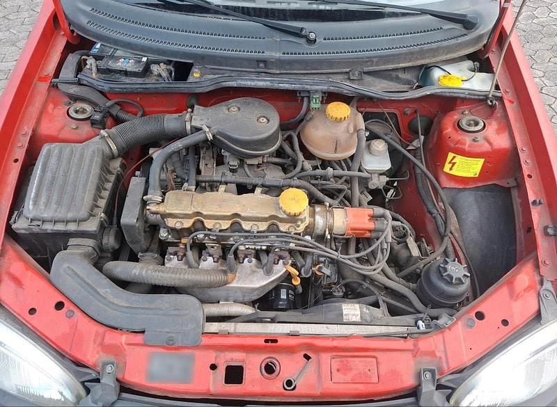 Gebraucht Opel Corsa 60 PS (44 kW) 1995 Rot Kleinwagen