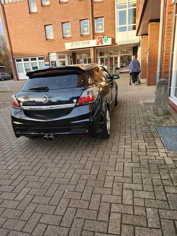 Gebraucht Opel Astra 180 PS (132 kW) 2005 Schwarz Kleinwagen