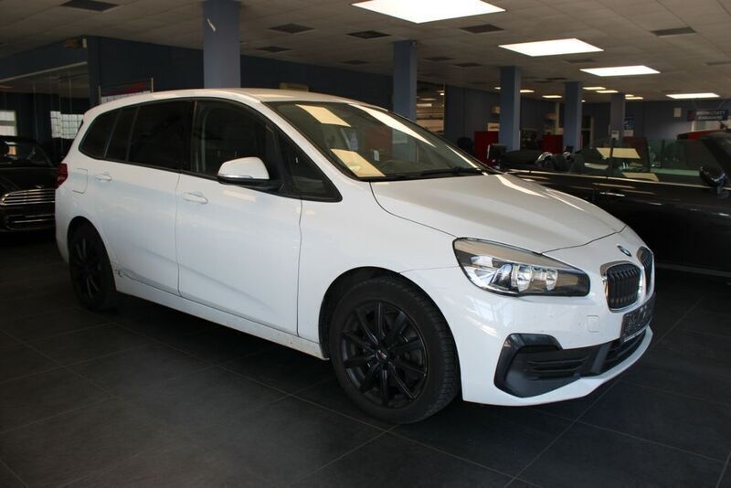 Weiß Gebraucht 2019 BMW 218 Gran Tourer Advantage Van / Kleinbus | 14.780 € (Guter Preis) - Bild 1/4