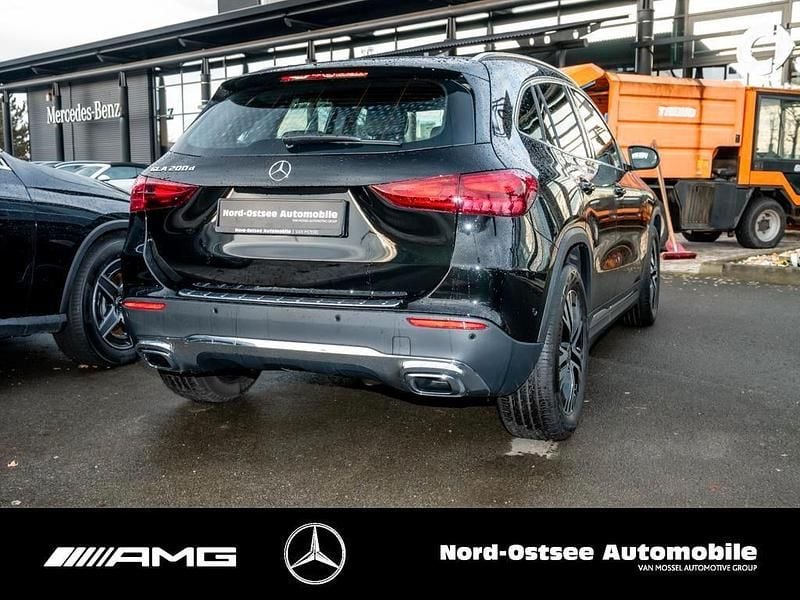 Gebraucht Mercedes GLA200 Progressive 150 PS (110 kW) 2025 Metalliclack kosmosschwarz SUV