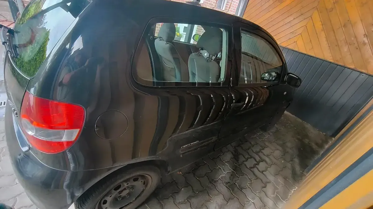 Gebraucht VW Fox 75 PS (55 kW) 2010 Schwarz Kleinwagen