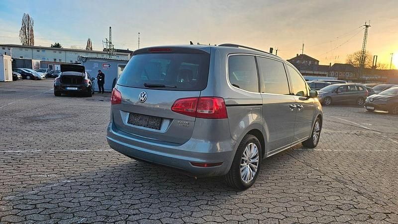 Gebraucht VW Sharan Comfortline 140 PS (102 kW) 2011 Grau Van / Kleinbus