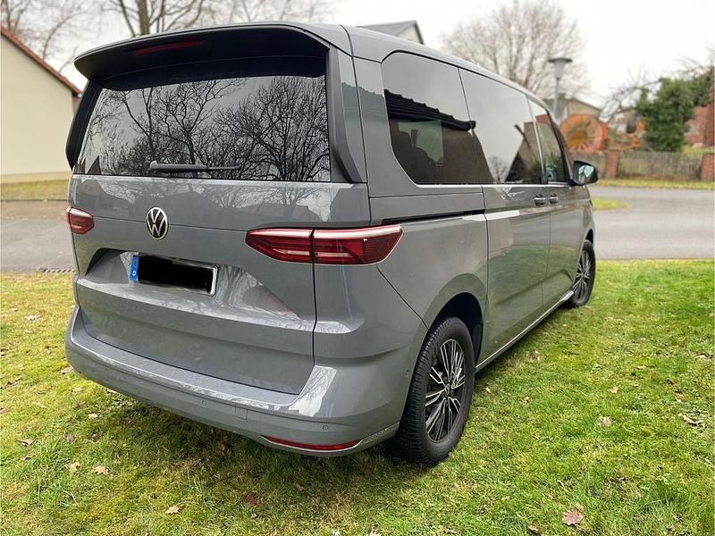 Gebraucht VW Multivan 204 PS (150 kW) 2024 Grau Van
