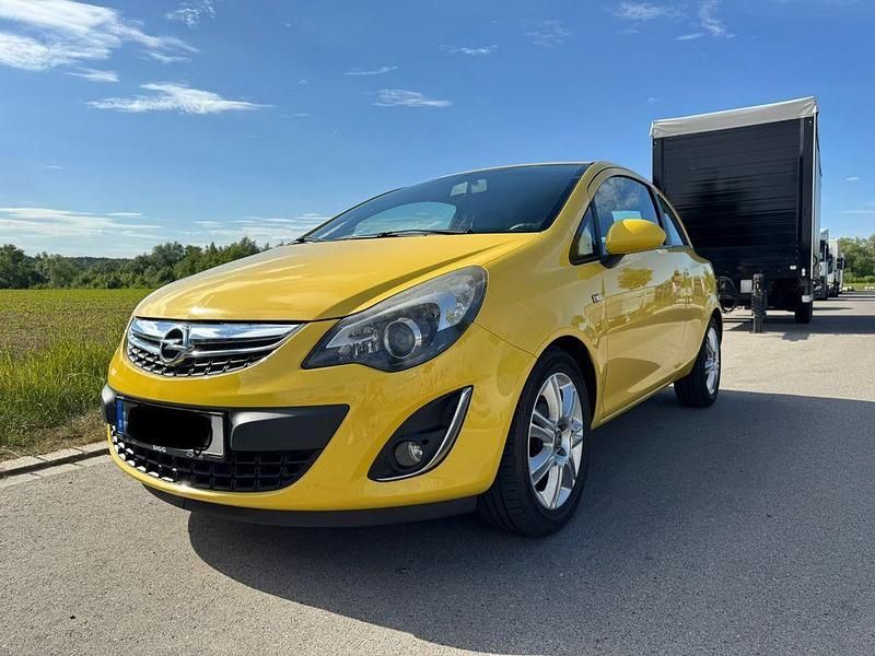Gelb Gebraucht 2011 Opel Corsa Innovation Kleinwagen | 2.000 € (Superpreis) - Bild 1/4