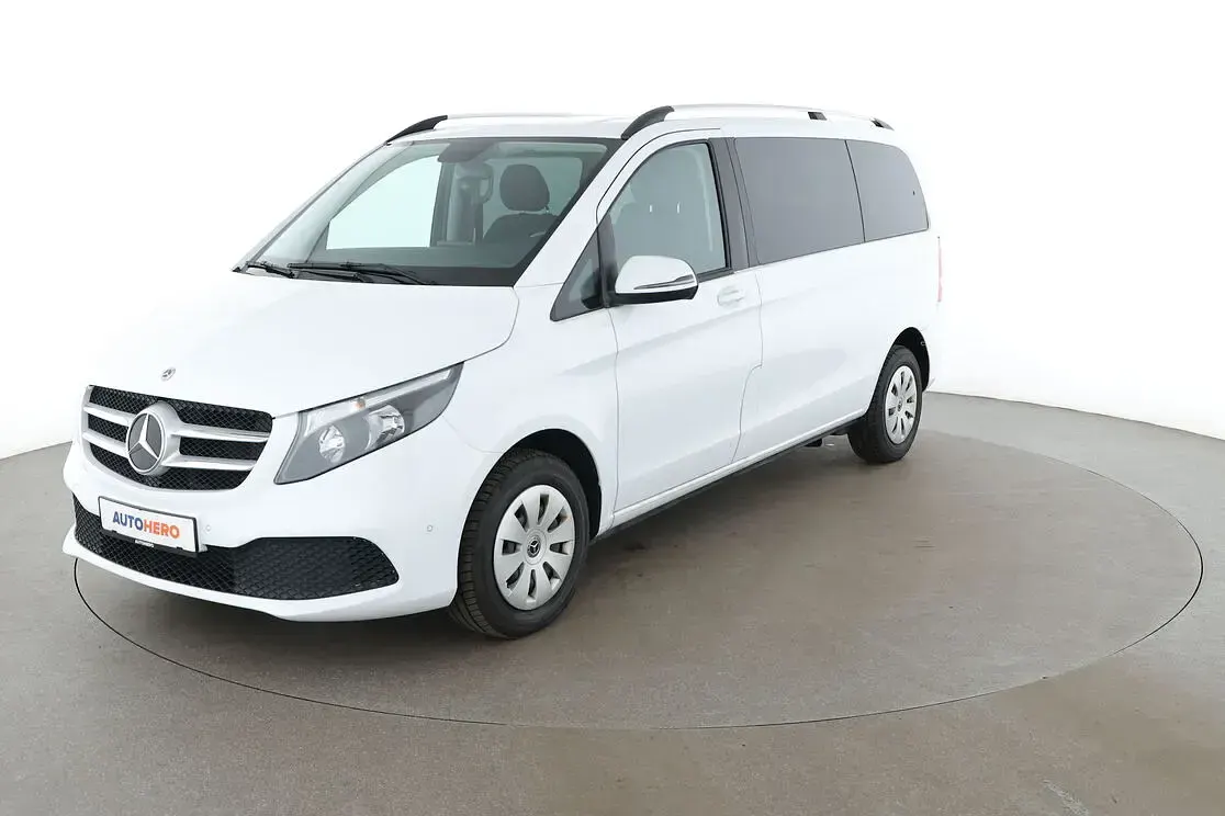 Gebraucht Mercedes V220 163 PS (119 kW) 2022 Van / Kleinbus