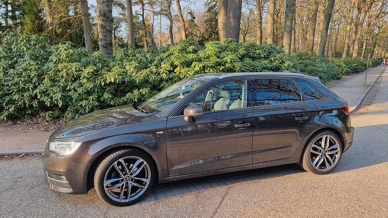 Gebraucht Audi A3 Ambition 105 PS (77 kW) 2014 Braun Limousine