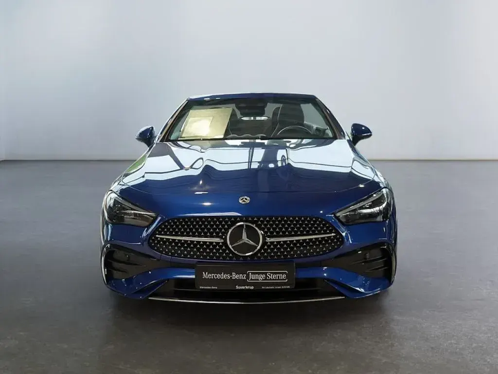 Gebraucht Mercedes 300 AMG 258 PS (189 kW) 2025 Blaulack spektralblau (metallic) Cabrio