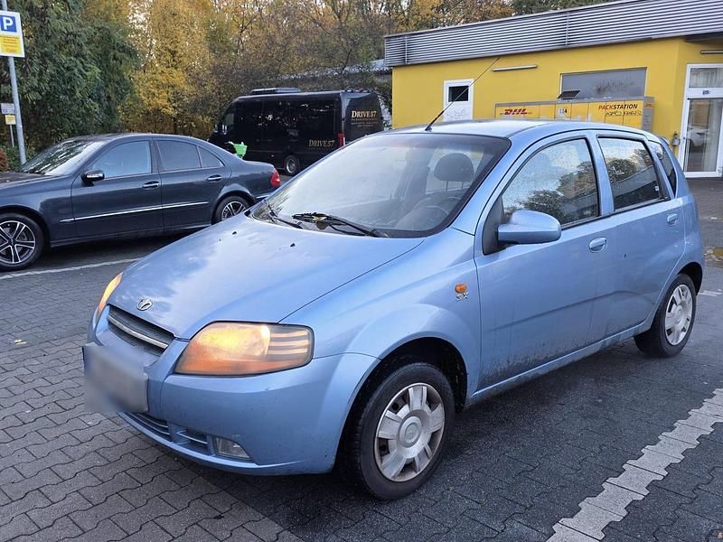 Blau Gebraucht 2004 Chevrolet Kalos Kleinwagen | 800 € (Superpreis) - Bild 1/4