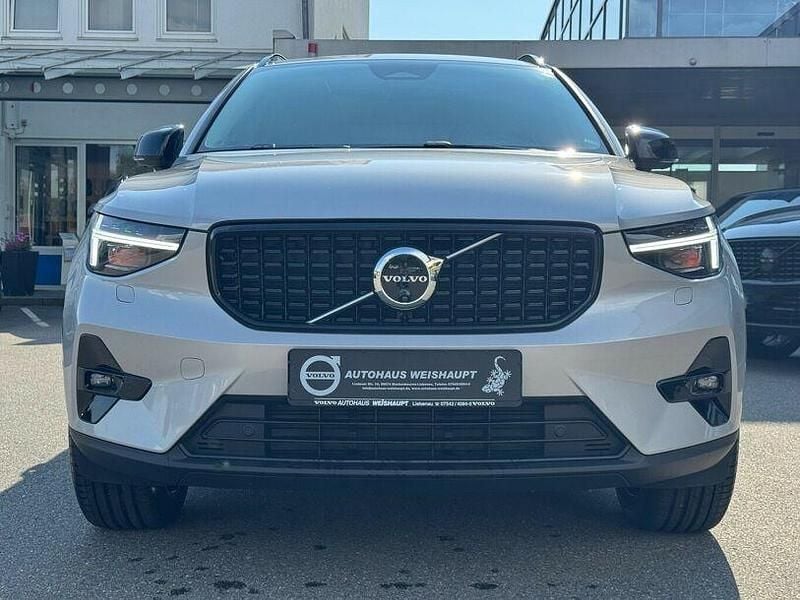 Gebraucht Volvo XC40 Plus 197 PS (144 kW) 2024 Silber SUV