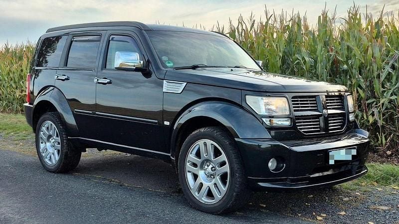 Schwarz Gebraucht 2008 Dodge Nitro SUV | 9.999 € (Guter Preis) - Bild 1/4
