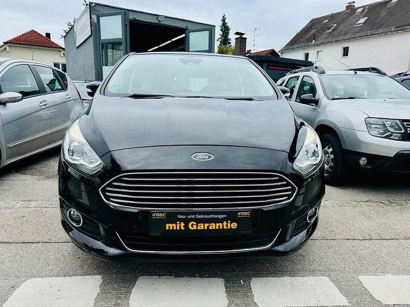 Gebraucht Ford S-MAX Titanium 150 PS (110 kW) 2017 Schwarz Van / Kleinbus