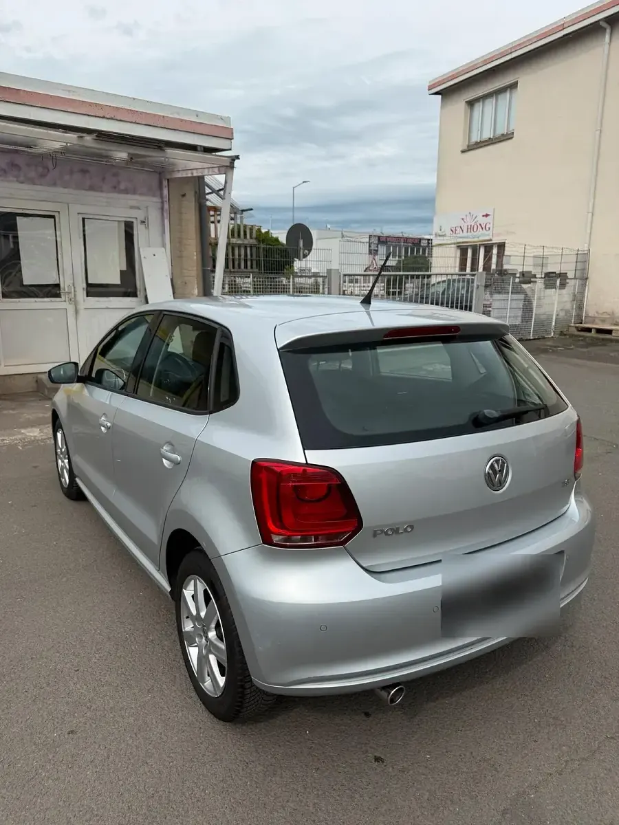 Gebraucht VW Polo 90 PS (66 kW) 2013 Grau Kleinwagen