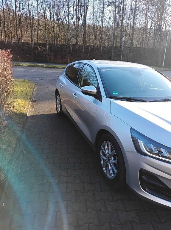 Gebraucht Ford Focus Cool & Connect 101 PS (74 kW) 2022 Silber Limousine