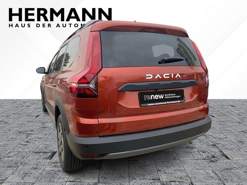 Neu Dacia Jogger Expression 110 PS (80 kW) 2025 Braun Van / Kleinbus