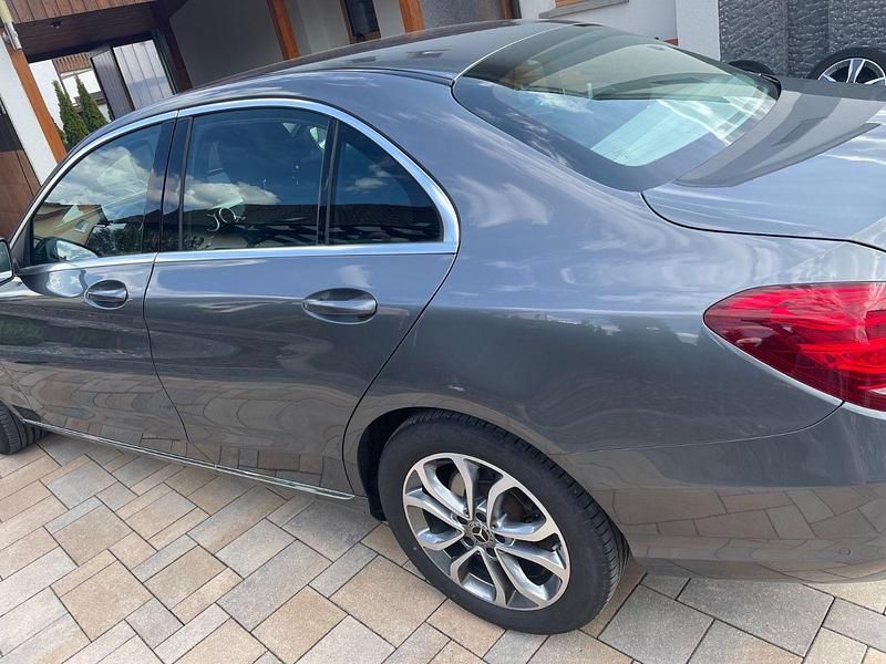 Gebraucht Mercedes C200 160 PS (117 kW) 2018 Silber Limousine