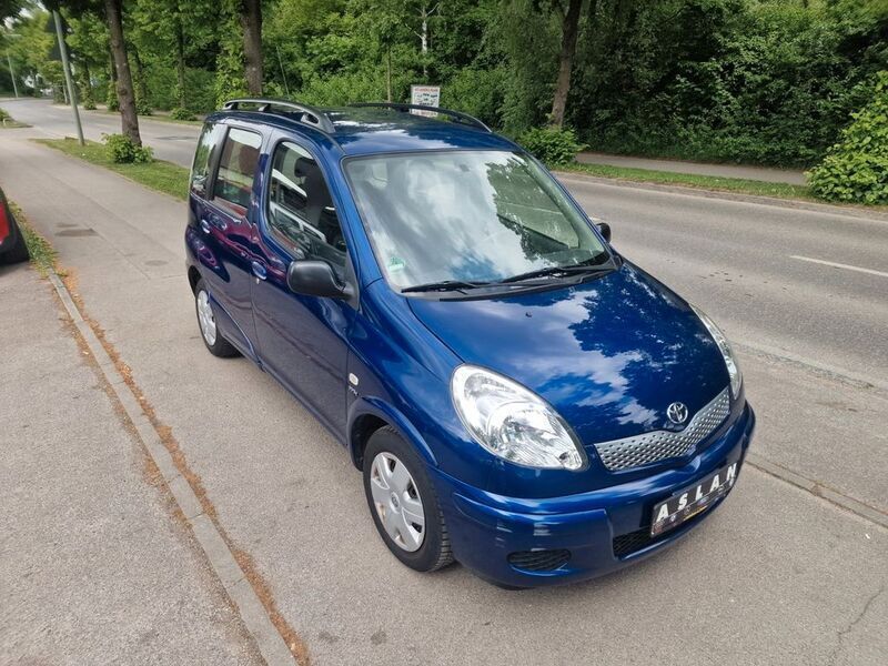 Blau Gebraucht 2004 Toyota Yaris Verso Sol Van / Kleinbus | 2.999 € (Fairer Preis) - Bild 1/4