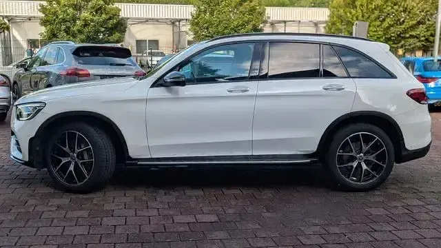Gebraucht Mercedes GLC300 AMG line 245 PS (180 kW) 2021 Weiß SUV