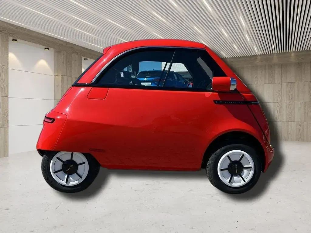Neu Micro Microlino 11 kW (16 PS) 2026 Rot Kleinwagen