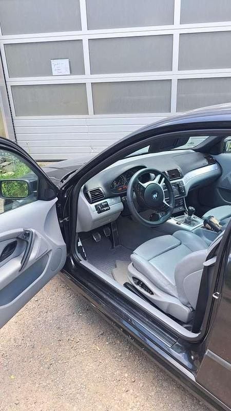 Schwarz Gebraucht 2002 BMW 325 Coupé | 4.500 € (Superpreis) - Bild 1/4