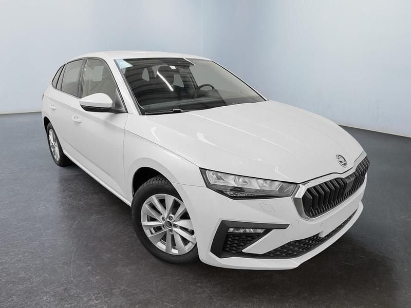 2y moon white met. Neu 2025 Skoda Scala Drive Kleinwagen | 24.491 € (Guter Preis) - Bild 1/4